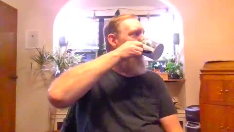 Snapshot of moeblick chatting on 12/06/24, 12:49 moeblick online show from 12/06/24, 12:49