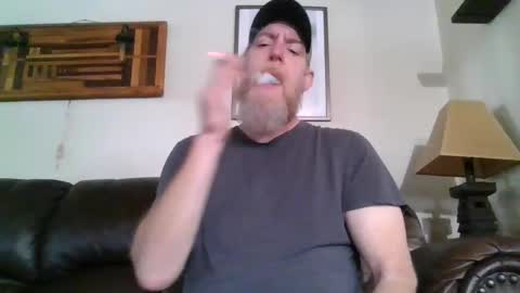 Snapshot of moeblick chatting on 01/04/25, 03:39 moeblick online show from 01/04/25, 03:39