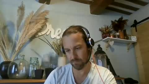 Julien online show from 09/17/25, 03:57