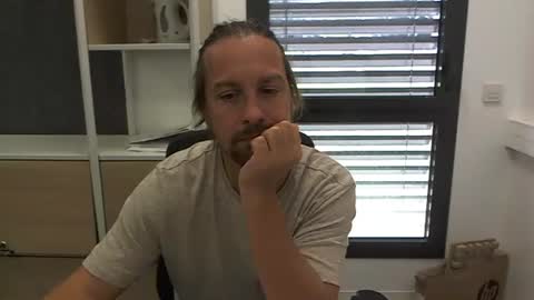 Julien online show from 09/18/25, 10:50