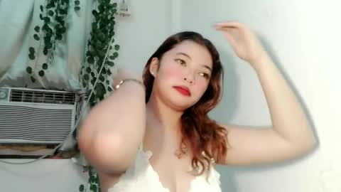 Snapshot of moleschaxxx chatting on 11/08/25, 10:30 Jane online show from 11/08/25, 10:30