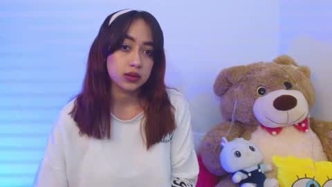 Snapshot of moll1e_ chatting on 12/28/24, 01:29 M o L l i E online show from 12/28/24, 01:29