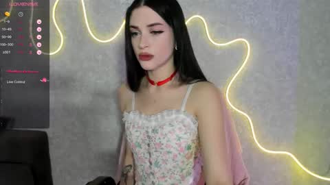 Snapshot of molly_crystall chatting on 10/07/25, 04:53 Molly - online show from 10/07/25, 04:53