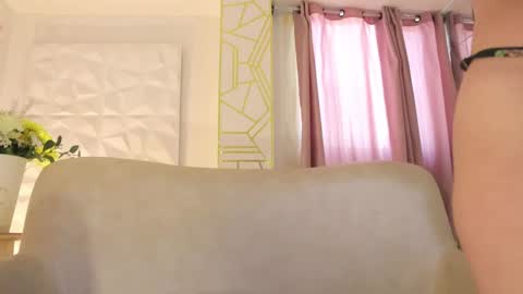 Snapshot of molly_marmalade_ chatting on 02/28/25, 04:42 MOLLY online show from 02/28/25, 04:42