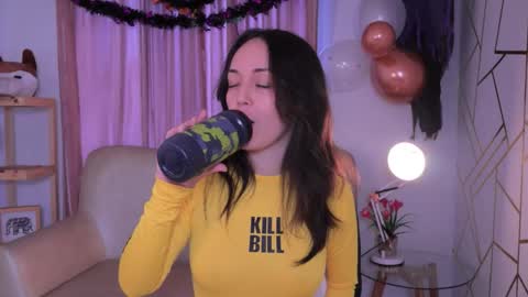 Snapshot of molly_marmalade_ chatting on 10/25/25, 03:07 MOLLY online show from 10/25/25, 03:07