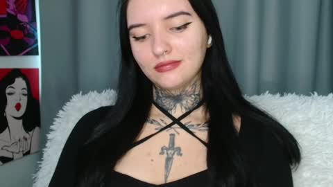Snapshot of molly_montanaaa chatting on 12/09/24, 09:17 Lina online show from 12/09/24, 09:17