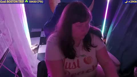 Snapshot of molly_moons chatting on 09/20/25, 03:18 molly_moons online show from 09/20/25, 03:18