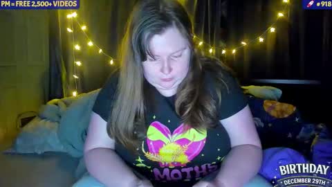 molly_moons online show from 11/29/25, 07:39