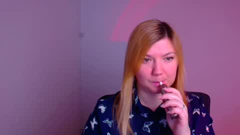 Snapshot of molly_moree chatting on 01/18/25, 06:24 Molly online show from 01/18/25, 06:24