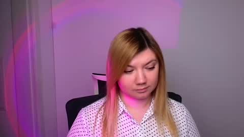 Snapshot of molly_moree chatting on 01/27/25, 12:26 Molly online show from 01/27/25, 12:26