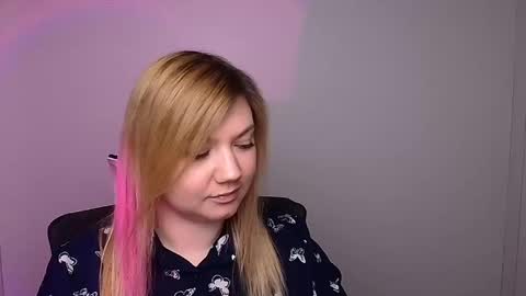 Snapshot of molly_moree chatting on 01/31/25, 12:29 Molly online show from 01/31/25, 12:29