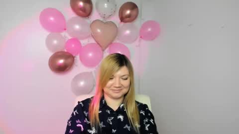 Snapshot of molly_moree chatting on 02/14/25, 03:58 Molly online show from 02/14/25, 03:58
