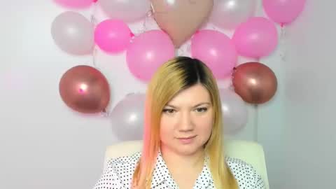 Snapshot of molly_moree chatting on 02/19/25, 01:39 Molly online show from 02/19/25, 01:39