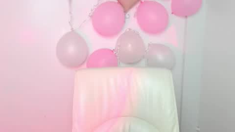 Snapshot of molly_moree chatting on 03/11/25, 12:17 Molly online show from 03/11/25, 12:17