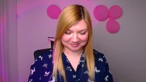 Snapshot of molly_moree chatting on 03/11/25, 03:23 Molly online show from 03/11/25, 03:23