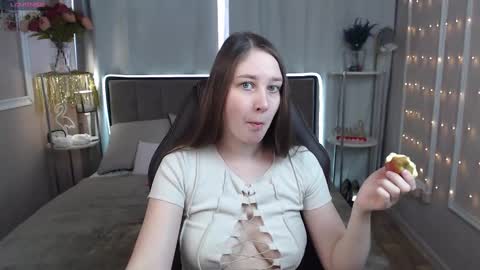 Snapshot of molly_moretti chatting on 03/10/25, 05:22 check my bio online show from 03/10/25, 05:22
