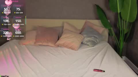 Molly online show from 10/13/25, 11:49