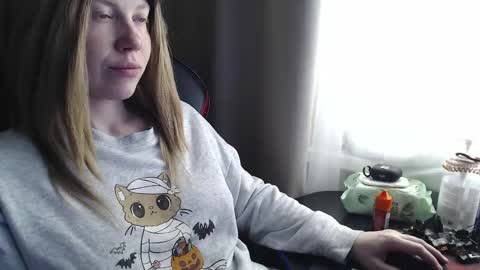 I have new photos come and see with love Molly online show from 10/09/25, 08:56