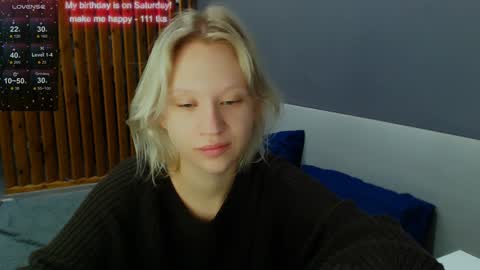 Snapshot of molly_smolly_ chatting on 12/06/24, 03:33 lo online show from 12/06/24, 03:33