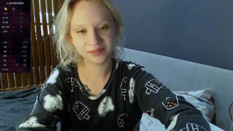 Snapshot of molly_smolly_ chatting on 01/10/25, 03:16 lo online show from 01/10/25, 03:16