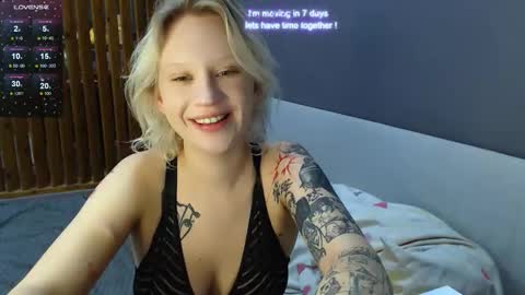 Snapshot of molly_smolly_ chatting on 01/25/25, 08:10 lo online show from 01/25/25, 08:10