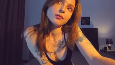 Snapshot of mollydangerous chatting on 01/23/25, 11:15 Taisha online show from 01/23/25, 11:15