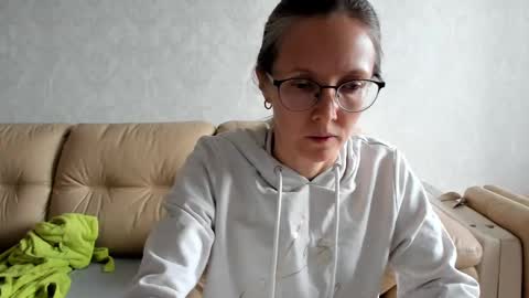 Snapshot of mollystory chatting on 02/16/25, 10:54 AngelMomm online show from 02/16/25, 10:54