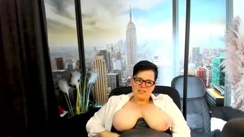 MollySun Nina Randmann online show from 10/28/25, 06:43