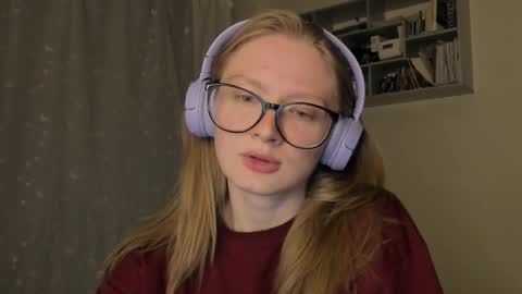 Snapshot of mollytucker chatting on 09/18/25, 03:14 mollytucker online show from 09/18/25, 03:14