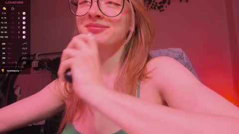 mollytucker online show from 10/26/25, 02:45