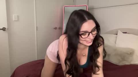 Molly online show from 10/24/25, 01:24