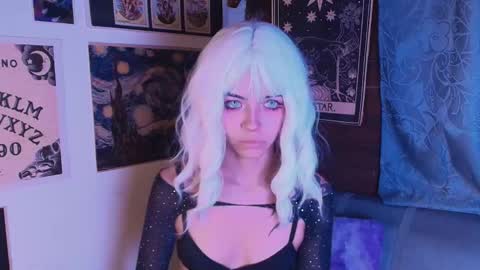 mollyycrystal online show from 09/22/25, 03:30
