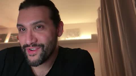 Snapshot of molten_escargot chatting on 12/16/24, 10:08 molten_escargot online show from 12/16/24, 10:08