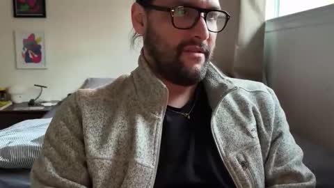 Snapshot of molten_escargot chatting on 01/29/25, 01:05 molten_escargot online show from 01/29/25, 01:05