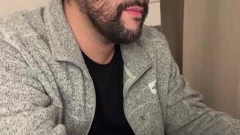 Snapshot of molten_escargot chatting on 11/23/25, 04:01 molten_escargot online show from 11/23/25, 04:01