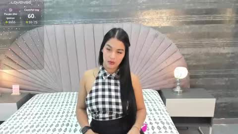 Moly Boston online show from 10/09/25, 01:09