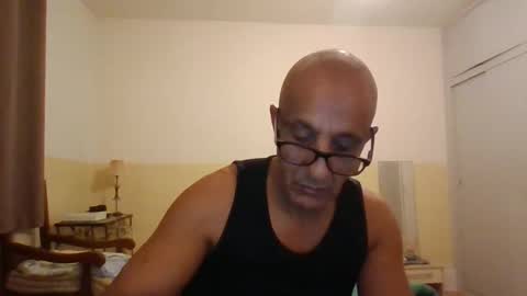 moment71200 online show from 11/16/25, 10:54