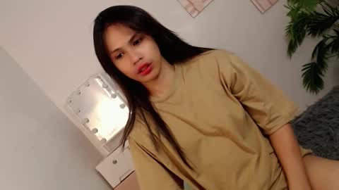 MOMIKHEM online show from 10/04/25, 02:31