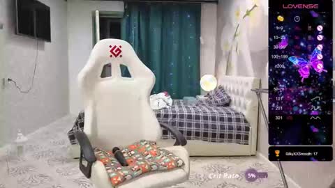 MommmY  online show from 10/10/25, 09:36