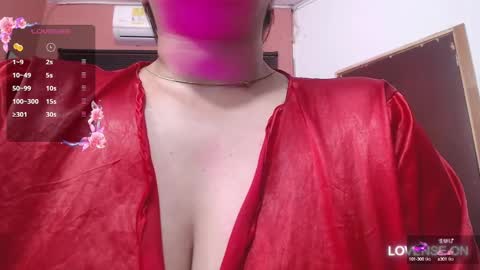 Snapshot of mommyissuess_ chatting on 03/07/25, 05:18 Daphne online show from 03/07/25, 05:18