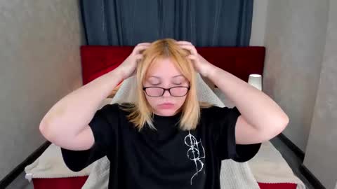 mon1ca_jones online show from 11/15/25, 09:17