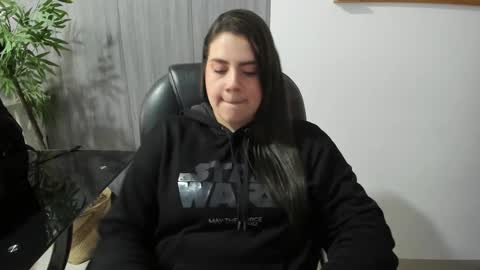 Mona online show from 09/19/25, 11:55