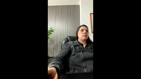 Mona online show from 09/30/25, 04:45