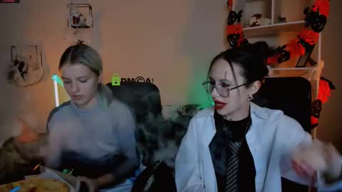 Mona  online show from 10/20/25, 07:14