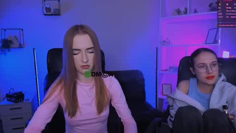 Mona  online show from 11/06/25, 08:21