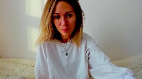 Snapshot of mona_cruz chatting on 01/04/25, 07:24 Mona online show from 01/04/25, 07:24