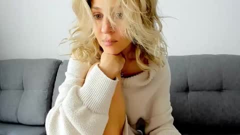 Mona online show from 10/23/25, 06:45