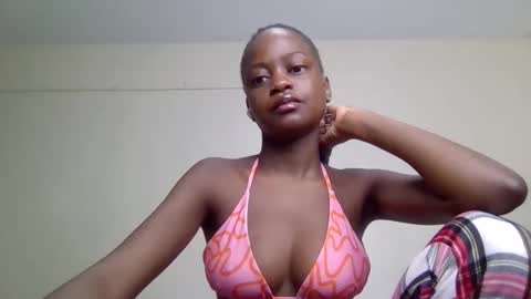 Snapshot of mona_luv1 chatting on 09/10/25, 01:16 Mona online show from 09/10/25, 01:16