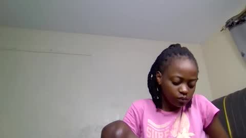 Snapshot of mona_luv1 chatting on 09/11/25, 12:11 Mona online show from 09/11/25, 12:11