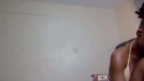 Snapshot of mona_luv1 chatting on 09/12/25, 12:27 Mona online show from 09/12/25, 12:27